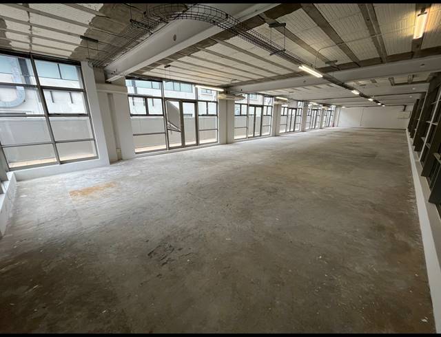 241M² OFFICE TO LET IN WOODSTOCK
